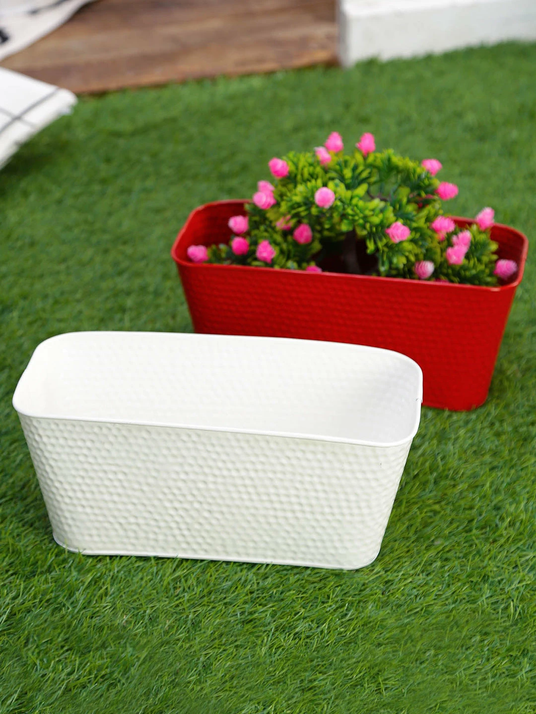 Exotic Flora Pots & Planters Set Of Two 12'' Embossed Pot Red & White 1 Exotic Flora Pots & Planters Set Of Two 12'' Embossed Pot Red & White
